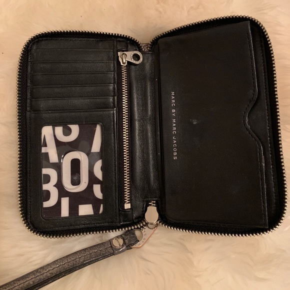 Marc Jacob’s Wallet - Picture 4 of 4